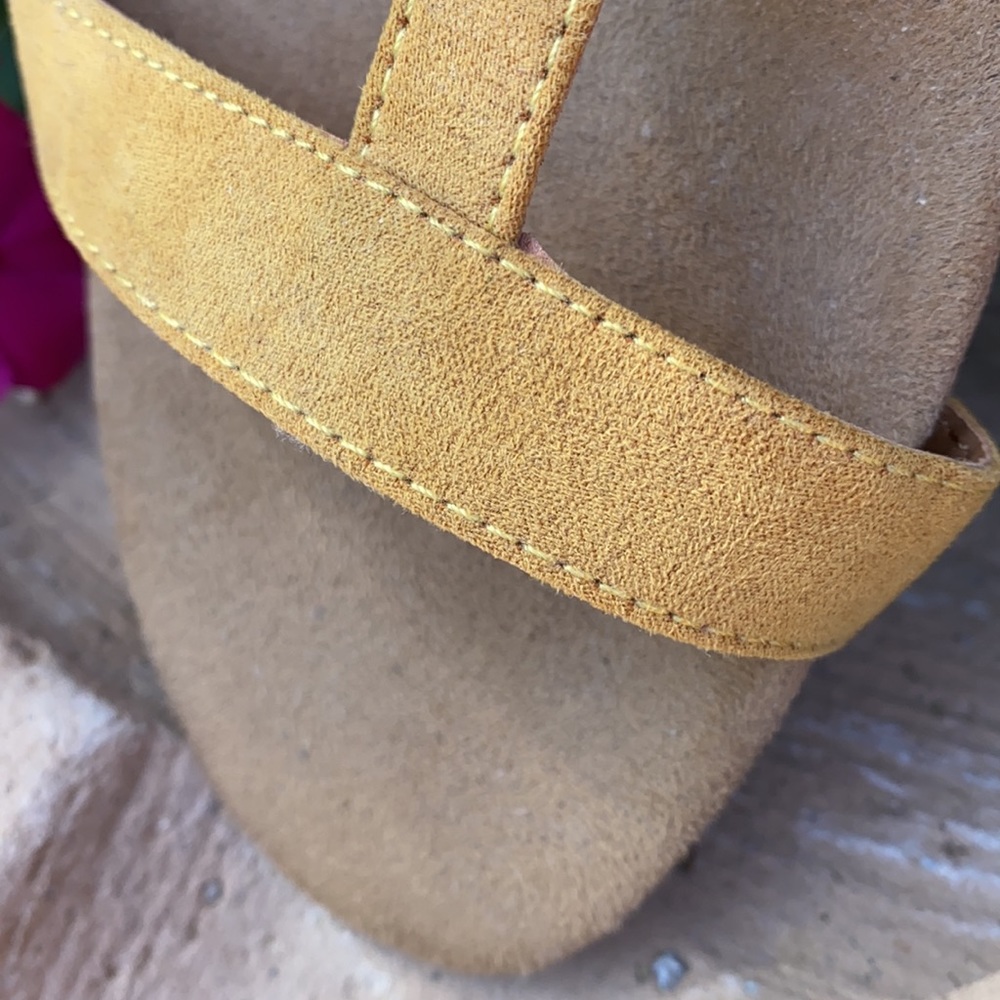 NEW sandals - Picture 10 of 11
